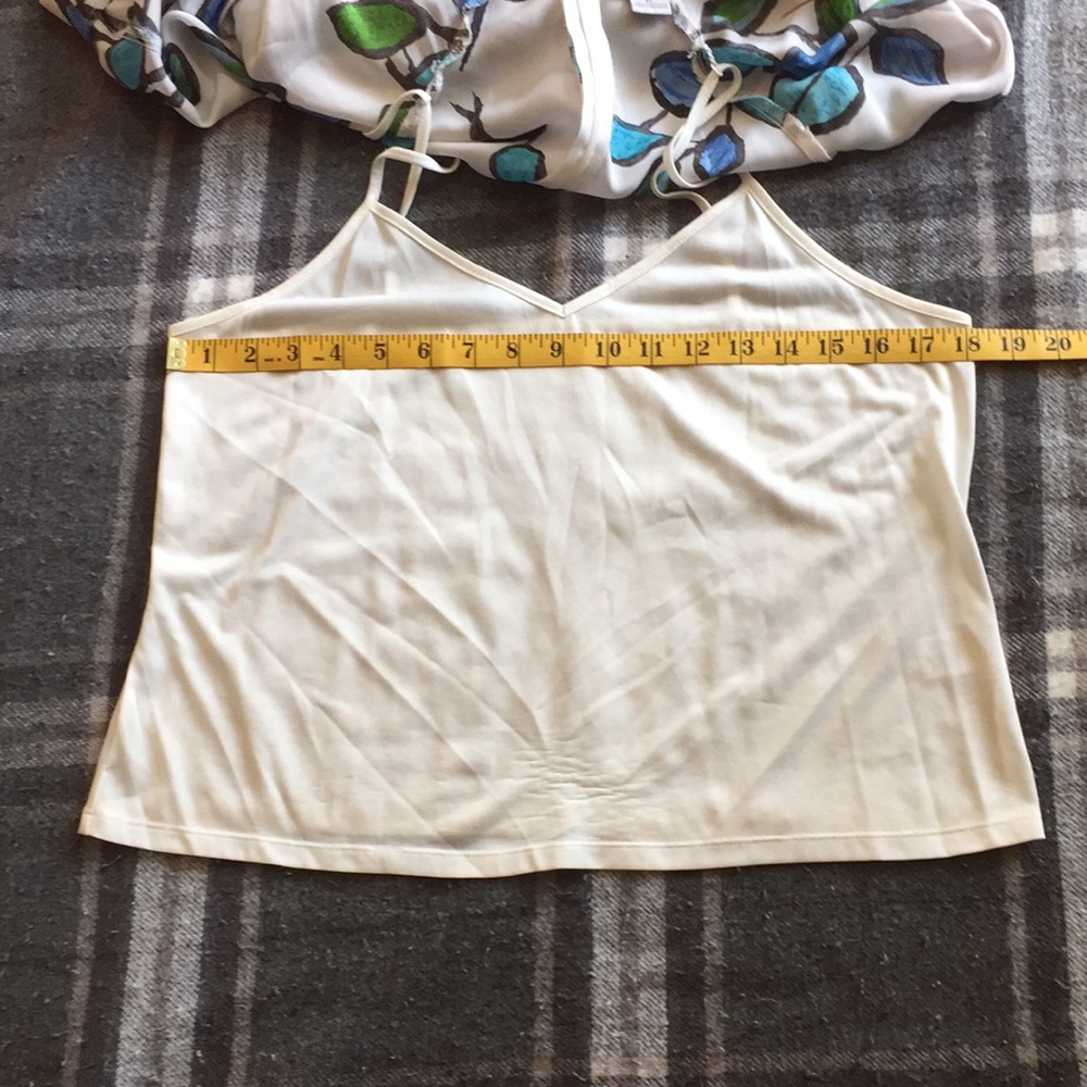 10 / $10 Liz Claiborne  2 piece blouse, also sold in a bundle - Picture 7 of 10